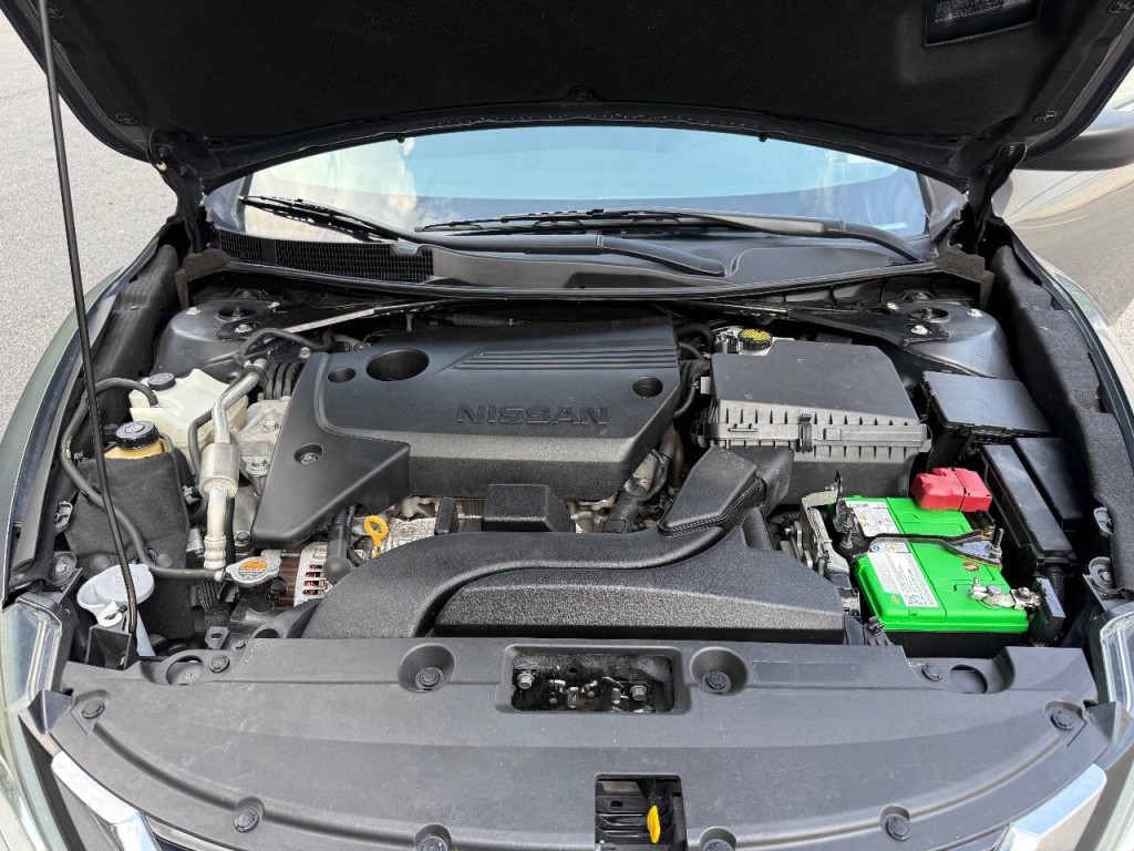 2018 Nissan Altima Image 16