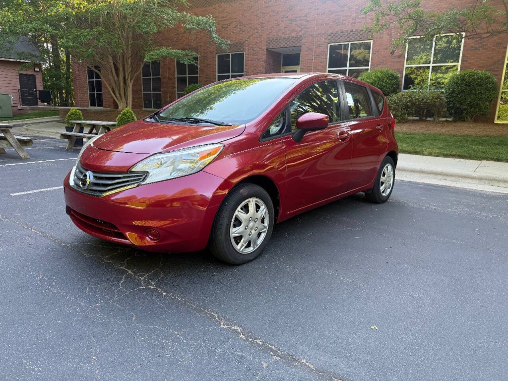 2015 Nissan Versa Image 1