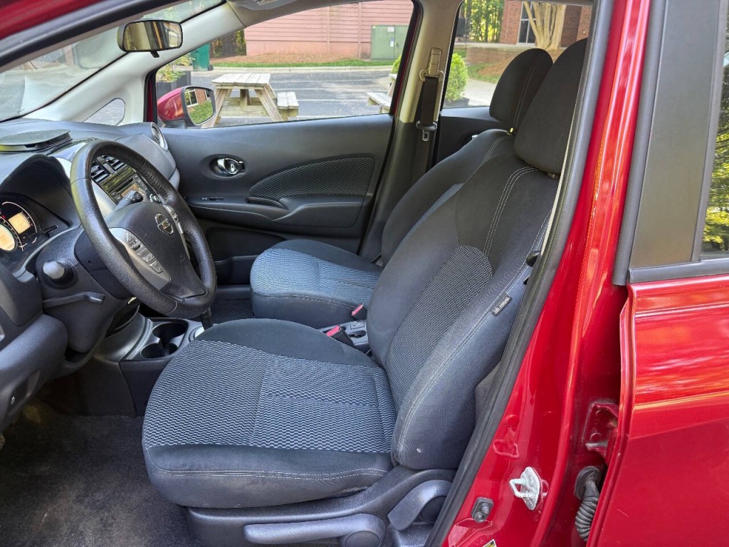 2015 Nissan Versa Image 10