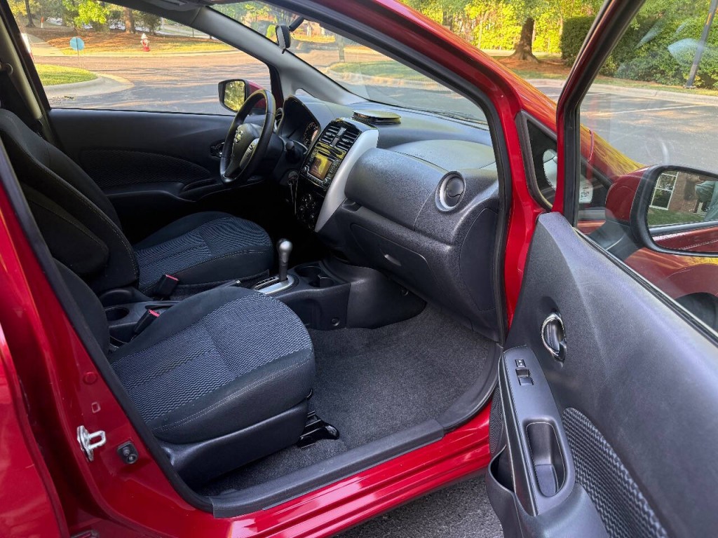 2015 Nissan Versa Image 12