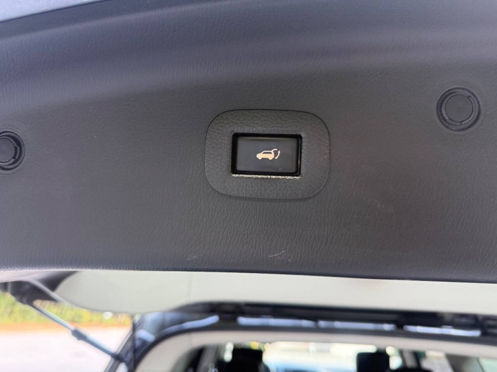 2018 Nissan Armada Image 17