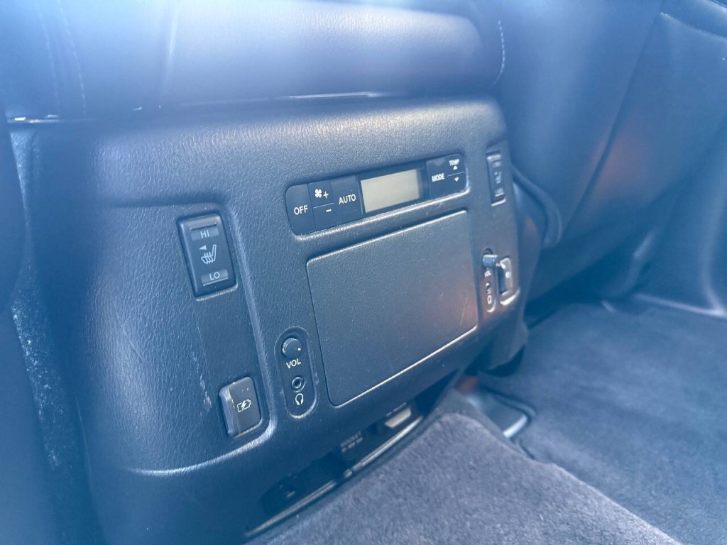 2018 Nissan Armada Image 18
