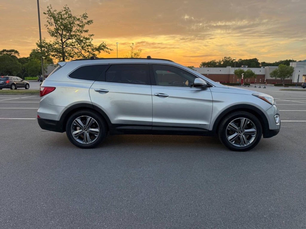 2016 Hyundai Santa Fe Image 5