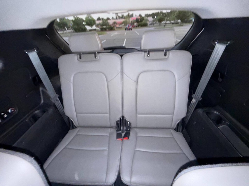 2016 Hyundai Santa Fe Image 17
