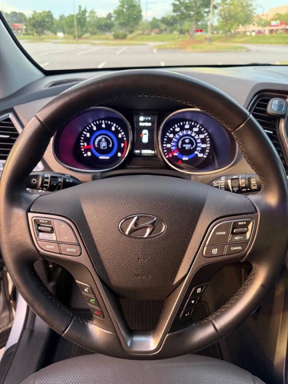2016 Hyundai Santa Fe Image 20
