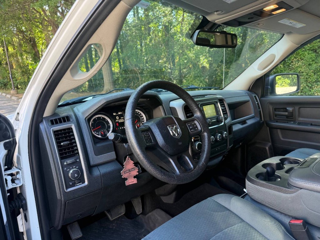 2016 RAM 1500 Image 9