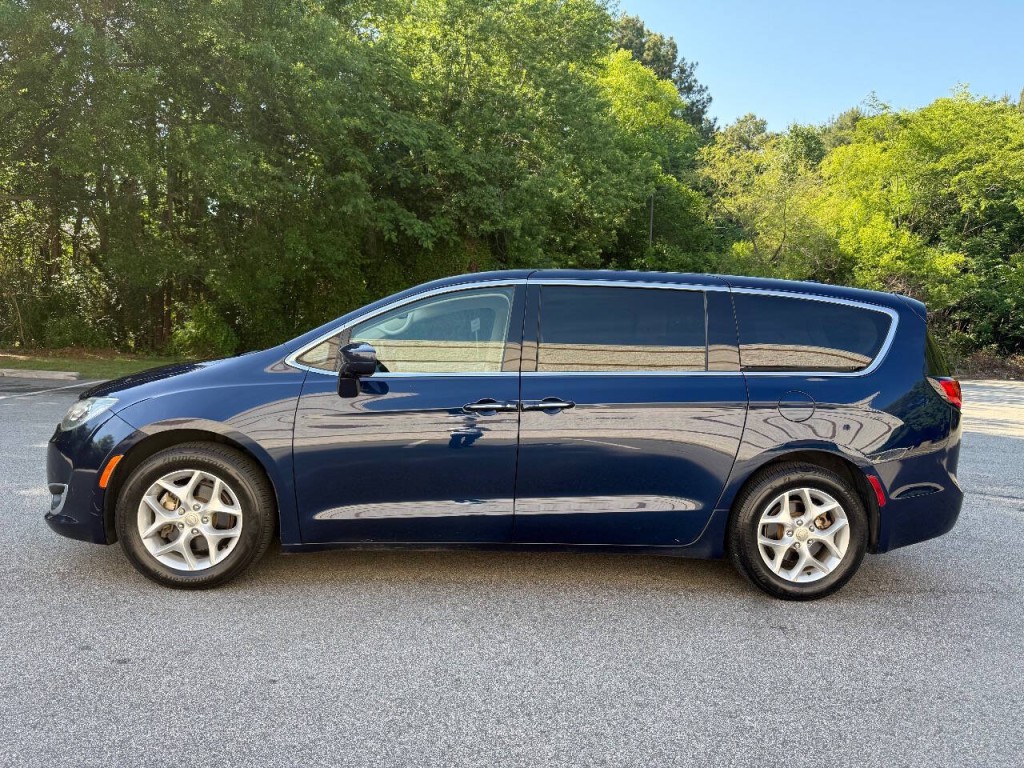 2018 Chrysler Pacifica Image 5