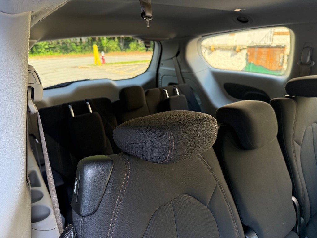 2018 Chrysler Pacifica Image 15