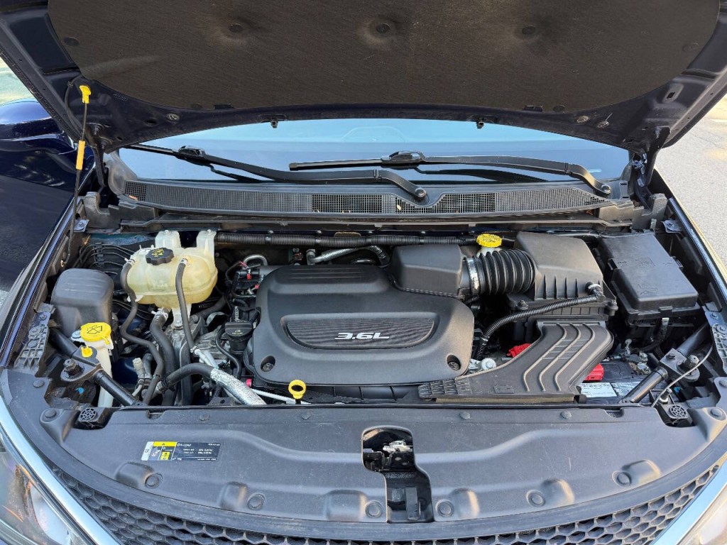 2018 Chrysler Pacifica Image 21
