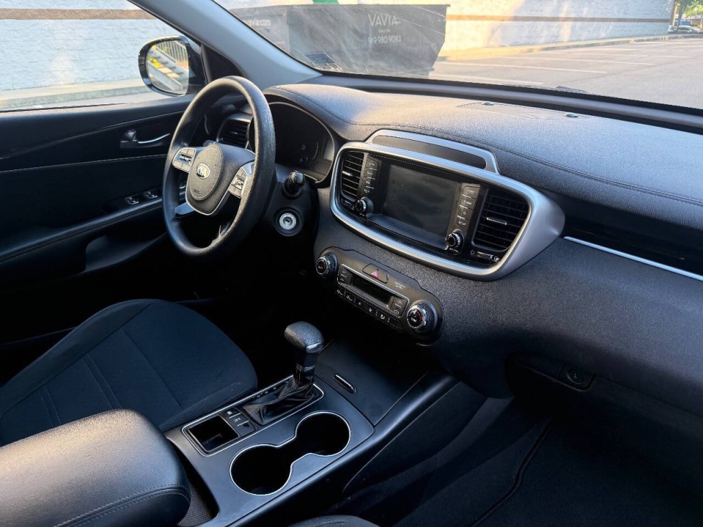 2019 Kia Sorento Image 12