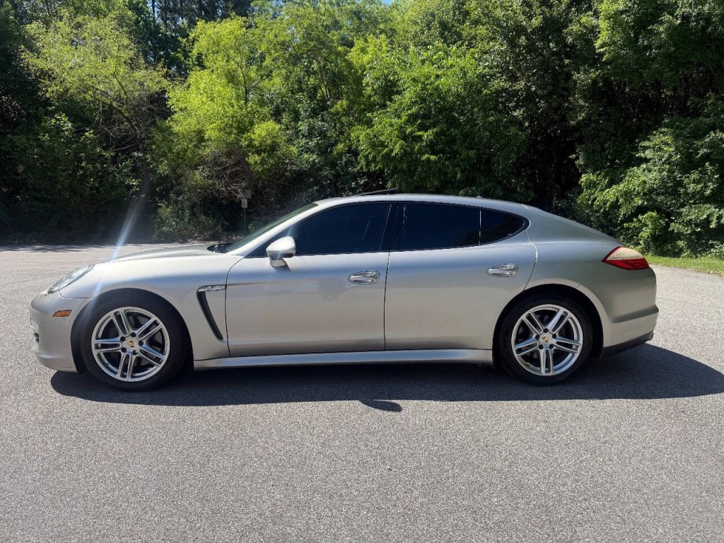 2012 Porsche Panamera Image 5
