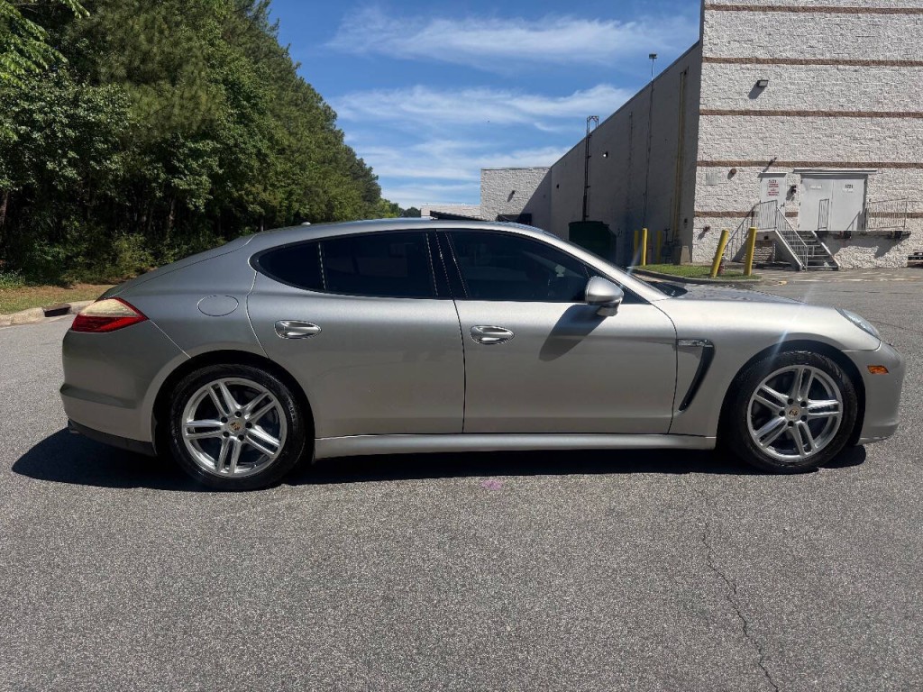 2012 Porsche Panamera Image 6