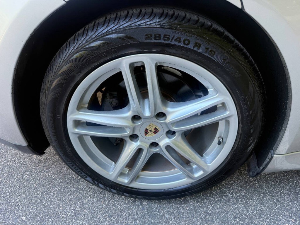 2012 Porsche Panamera Image 18