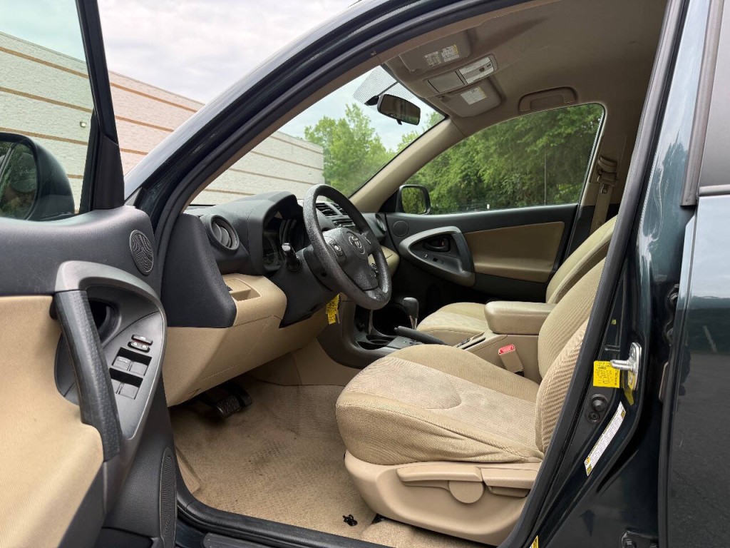2012 Toyota Rav4 Image 9