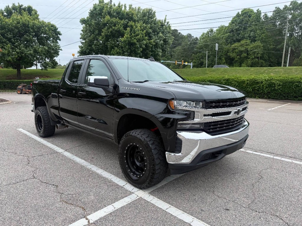 2019 Chevrolet Silverado 1500 Image 2