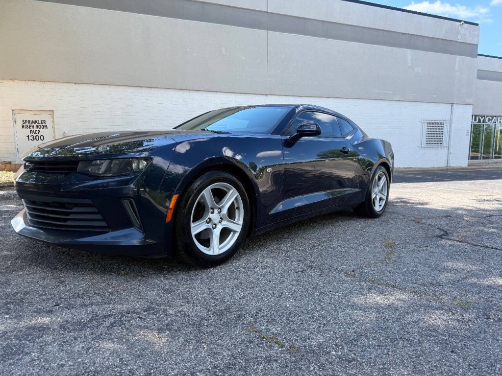 2016 Chevrolet Camaro Image 2