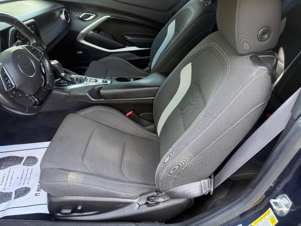 2016 Chevrolet Camaro Image 11