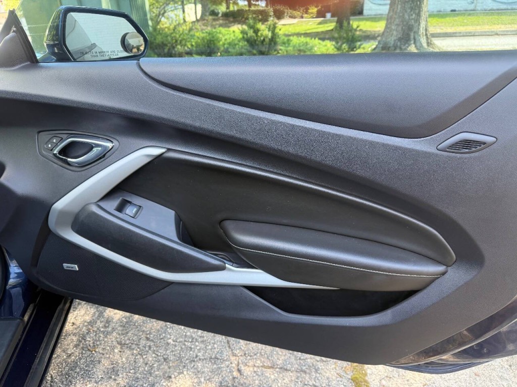2016 Chevrolet Camaro Image 18