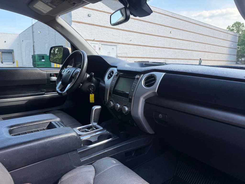 2019 Toyota Tundra Image 12