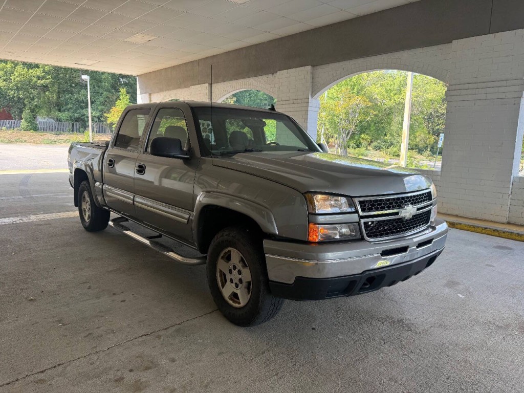 2006 Chevrolet Silverado 1500 Image 3