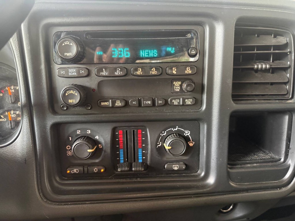2006 Chevrolet Silverado 1500 Image 12