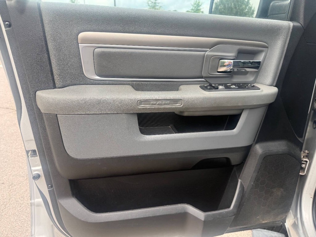 2015 RAM 1500 Image 10