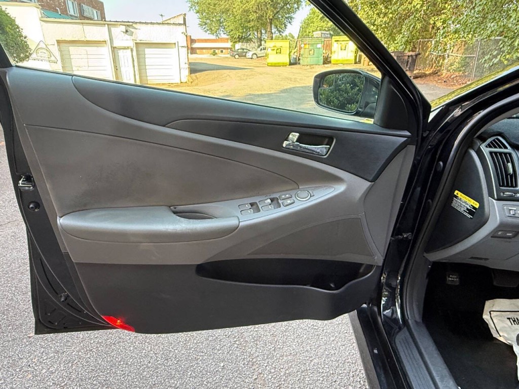 2014 Hyundai Sonata Image 9
