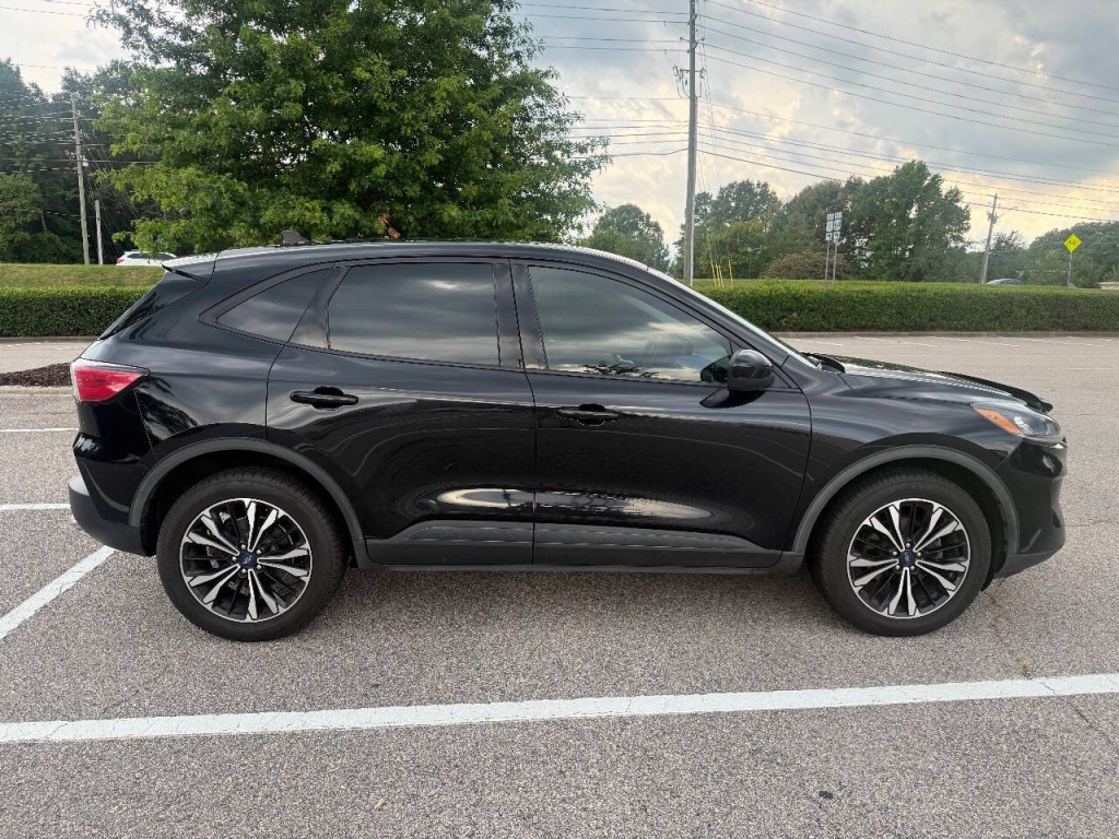 2021 Ford Escape Image 3
