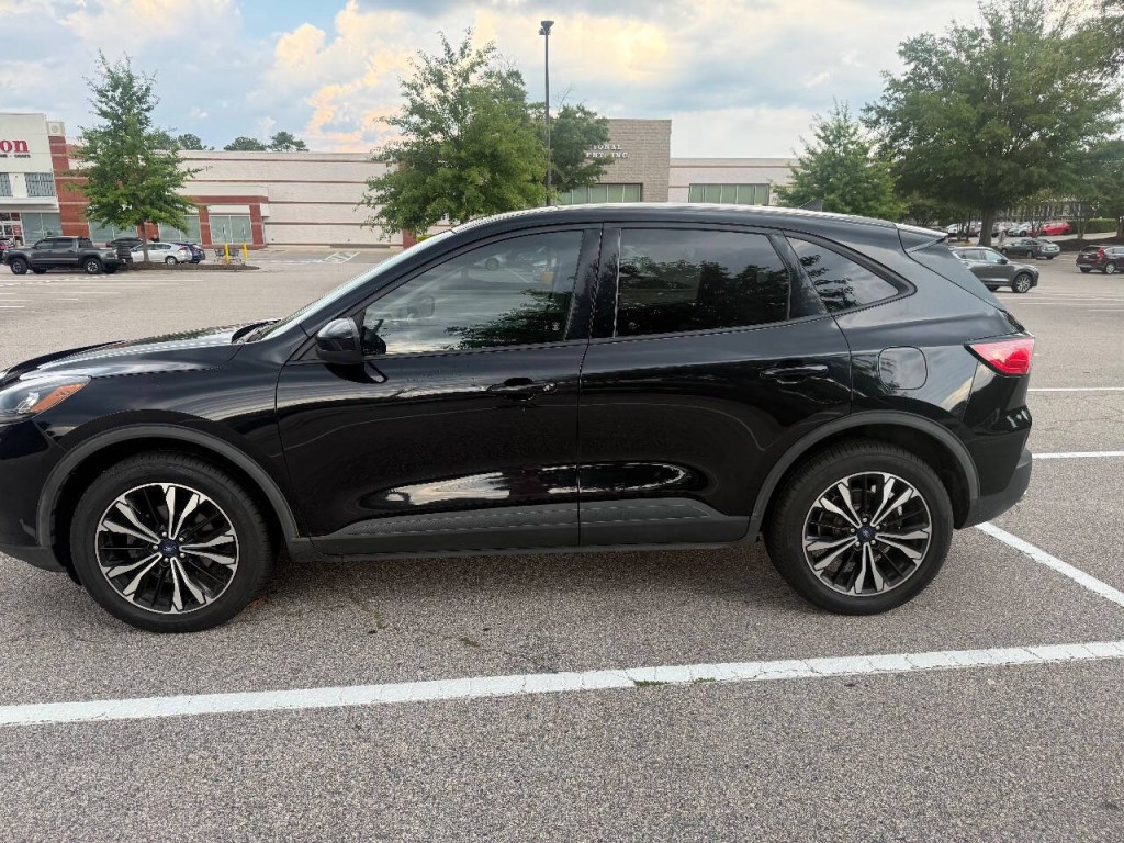 2021 Ford Escape Image 8