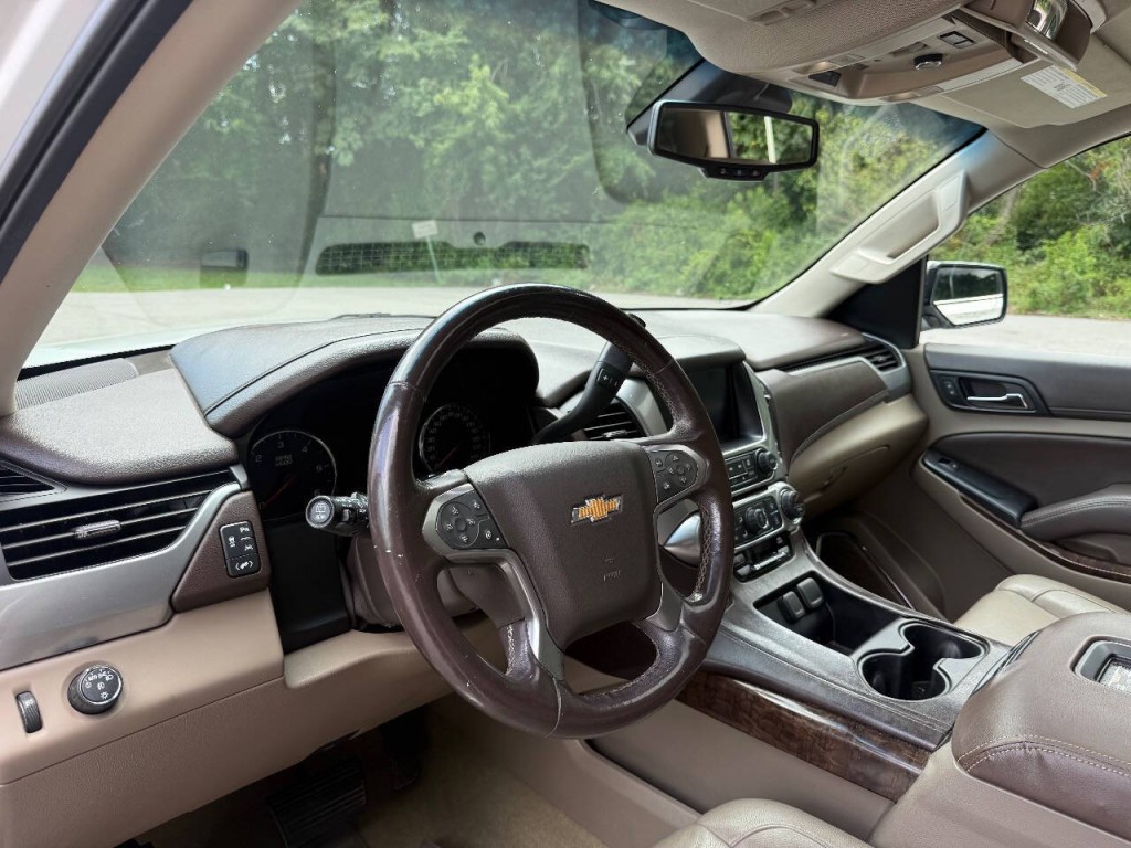 2017 Chevrolet Suburban Image 11
