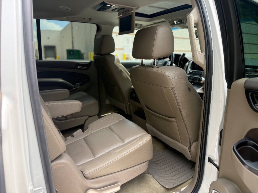 2017 Chevrolet Suburban Image 13