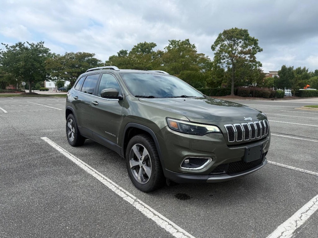 2019 Jeep Cherokee Image 2