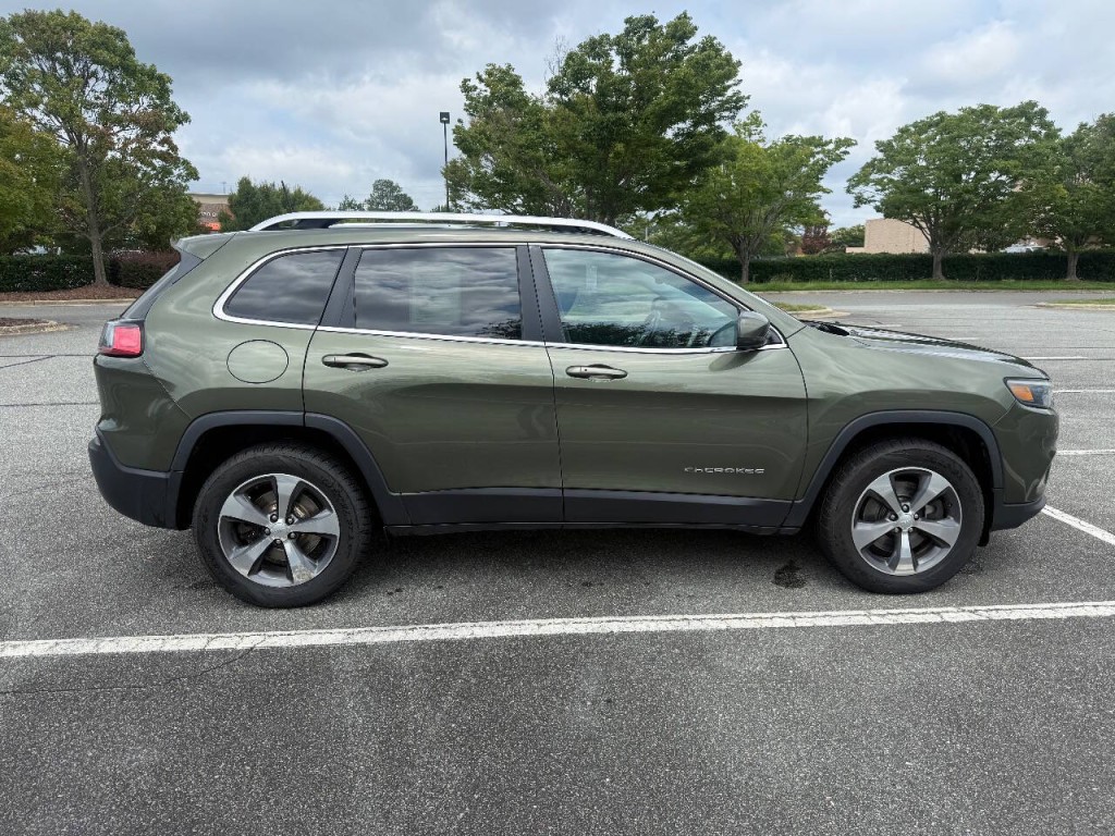2019 Jeep Cherokee Image 3