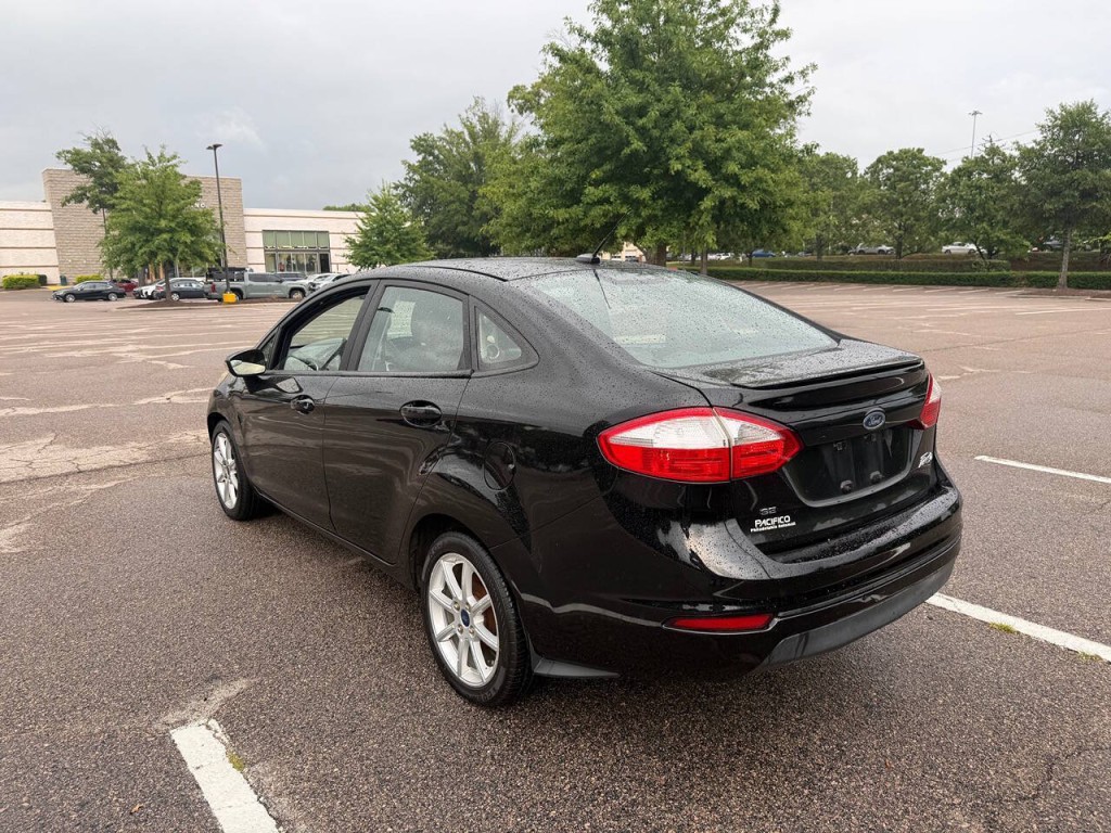 2015 Ford Fiesta Image 3