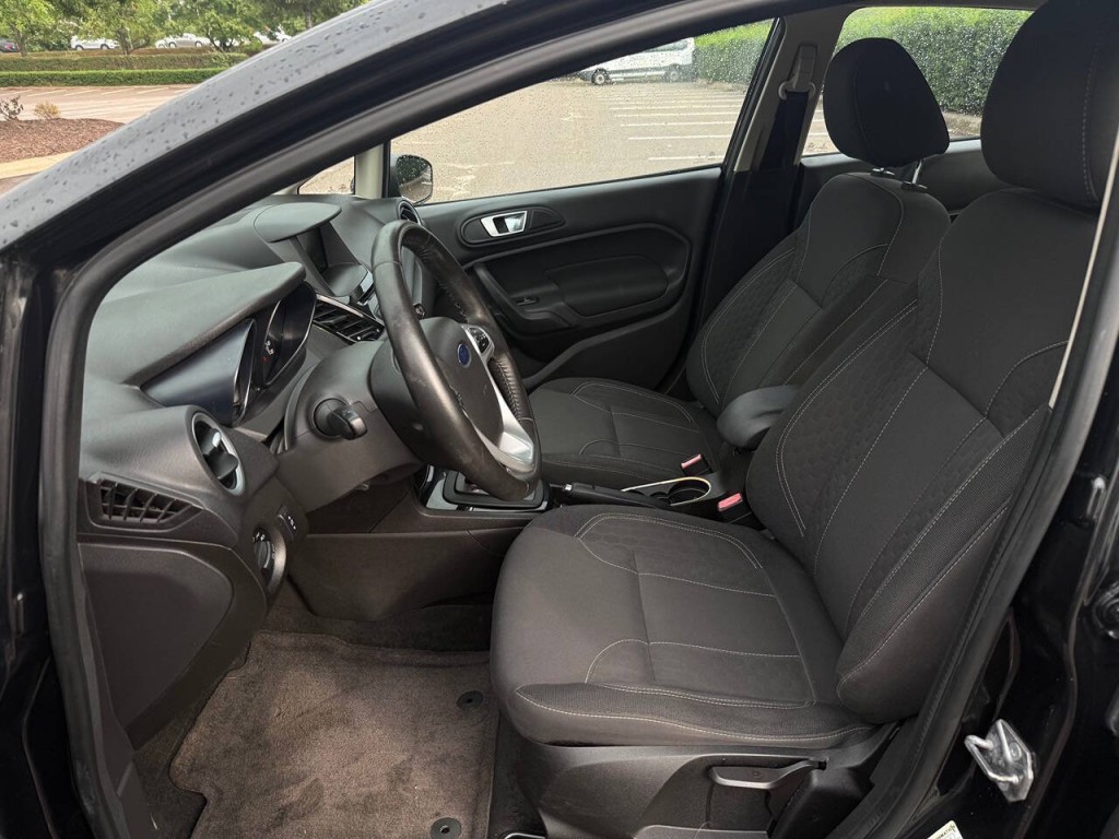 2015 Ford Fiesta Image 11