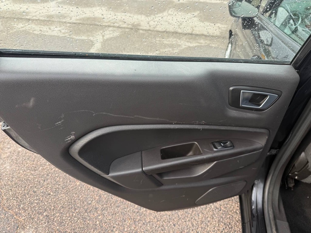 2015 Ford Fiesta Image 16