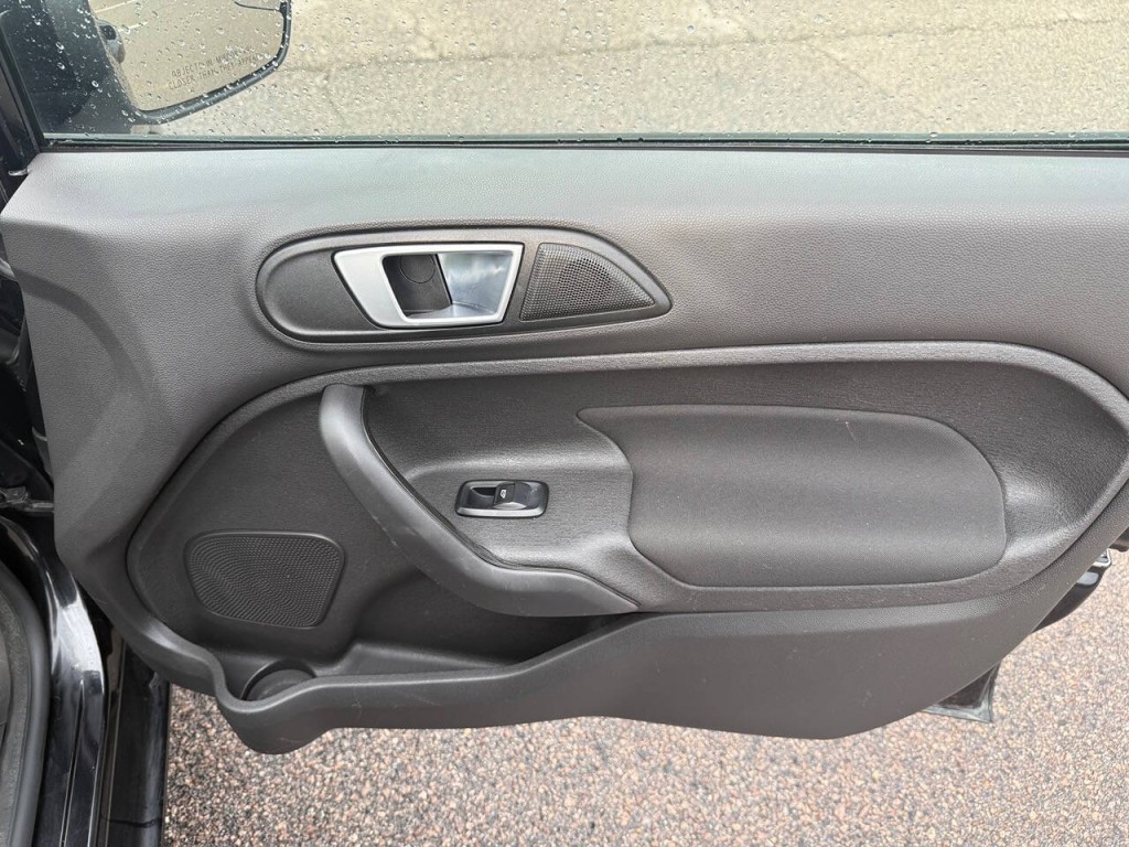 2015 Ford Fiesta Image 20
