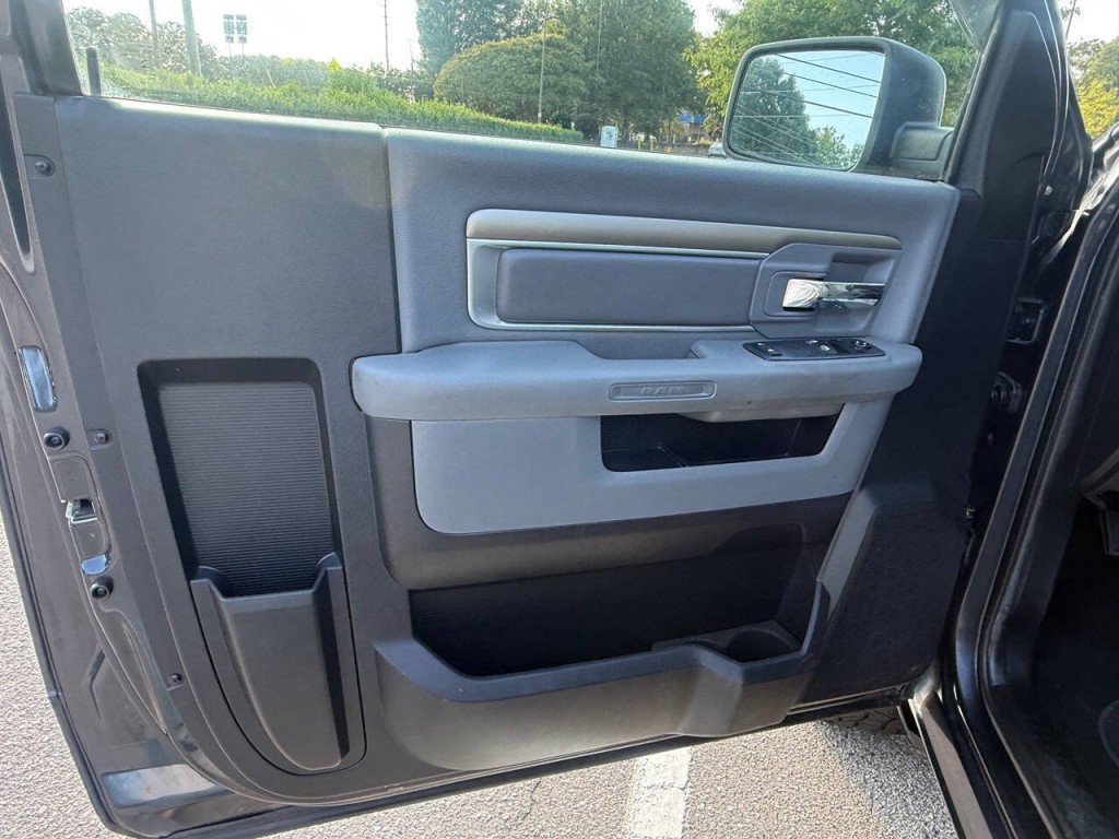 2014 RAM 1500 Image 9