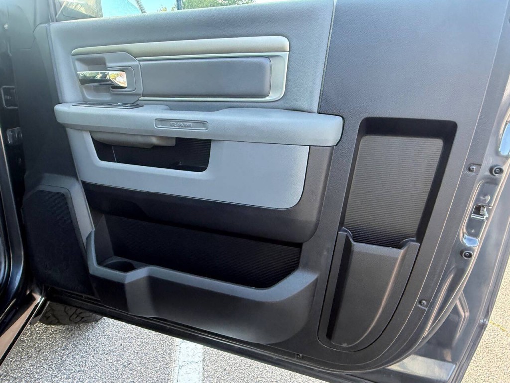 2014 RAM 1500 Image 11