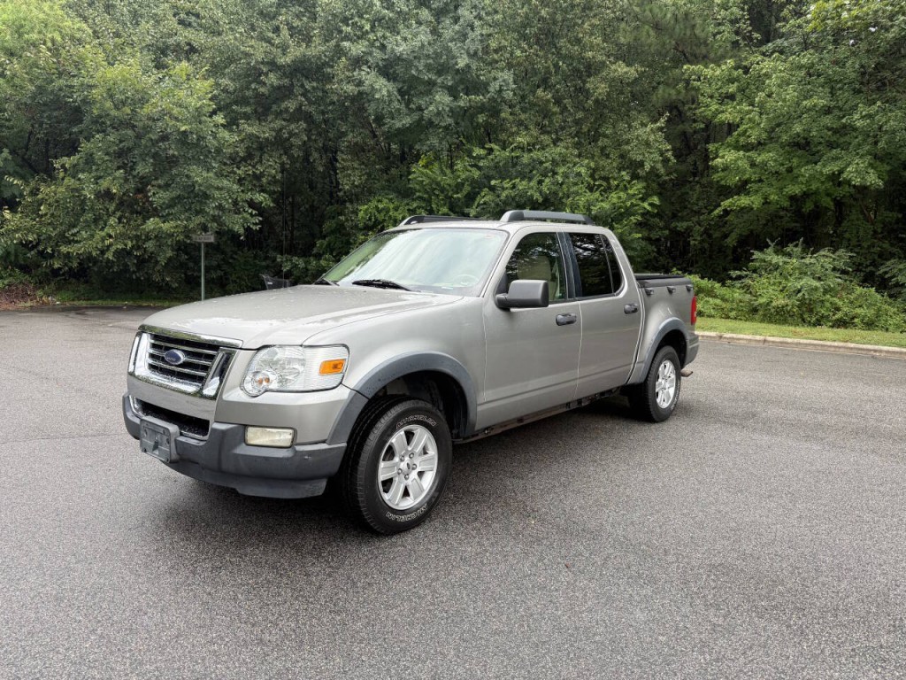 2008 Ford Explorer Image 2