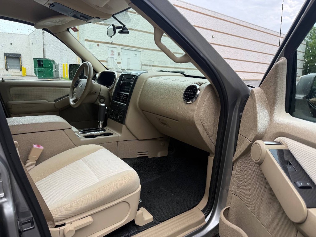 2008 Ford Explorer Image 11