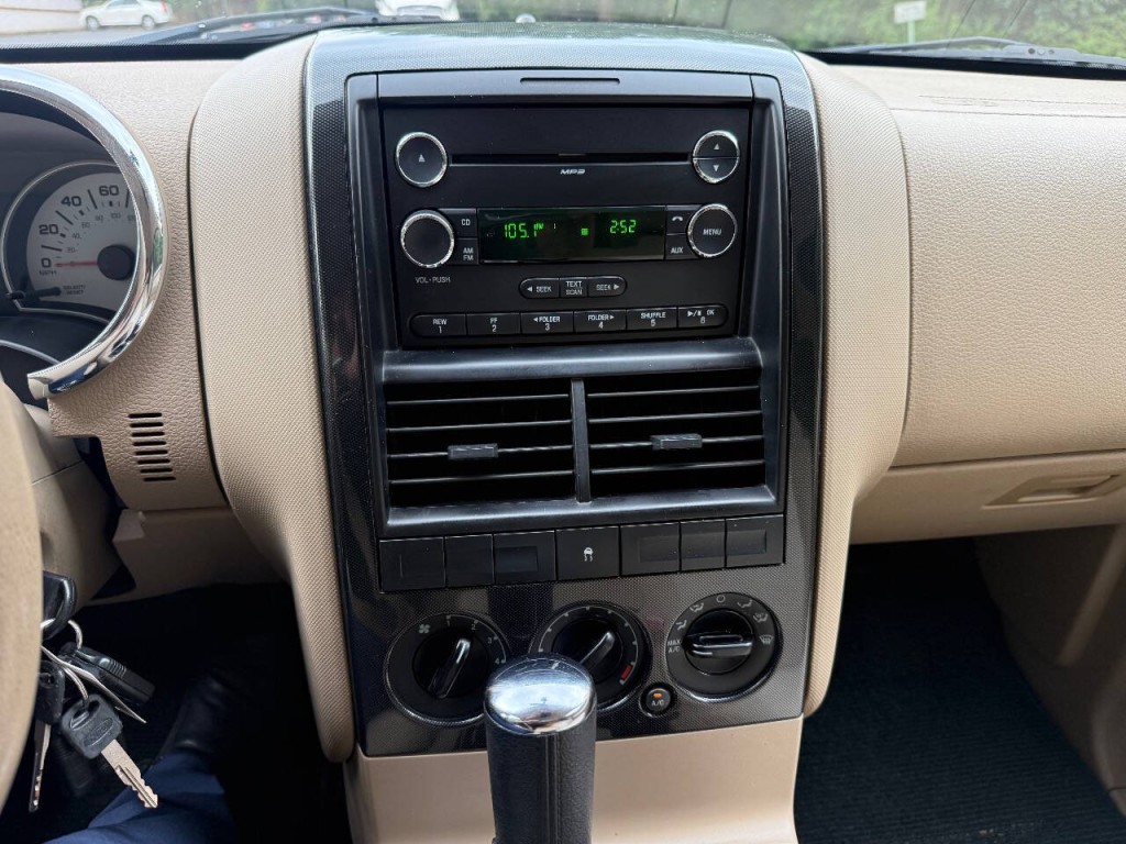 2008 Ford Explorer Image 17