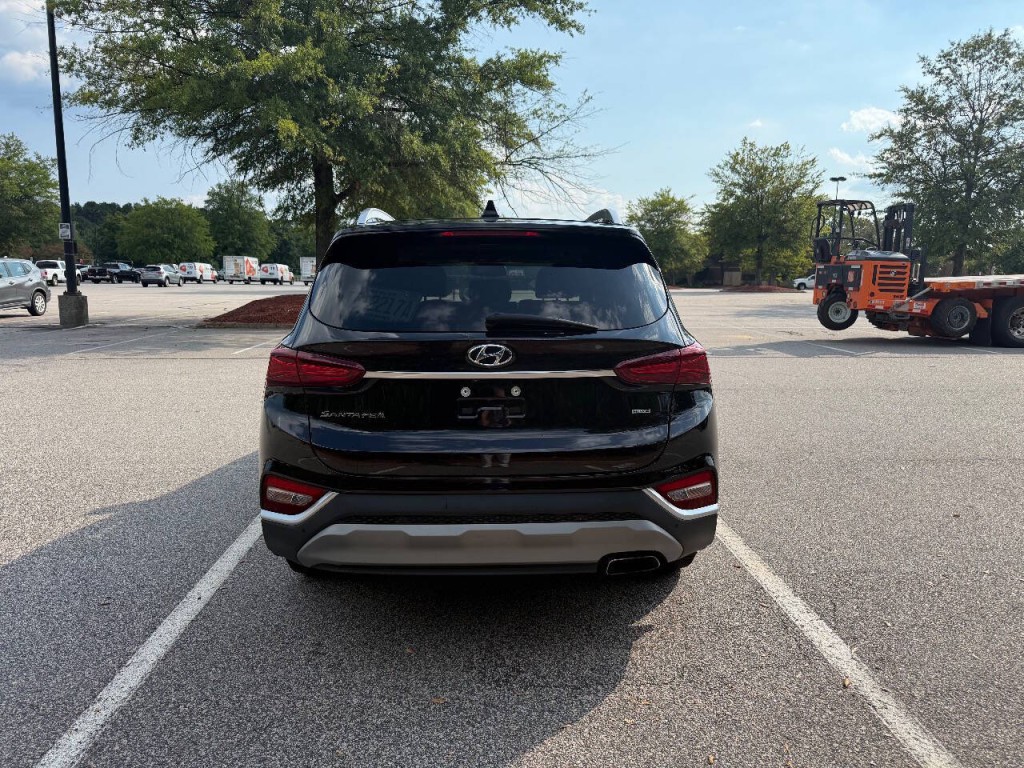 2020 Hyundai Santa Fe Image 3