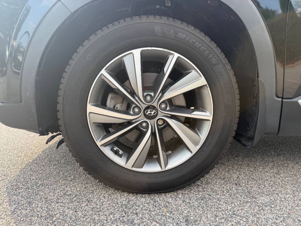 2020 Hyundai Santa Fe Image 9