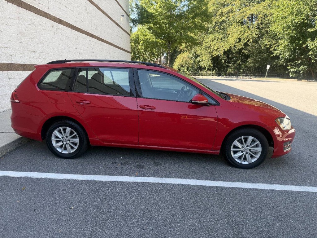 2016 Volkswagen Golf Image 3