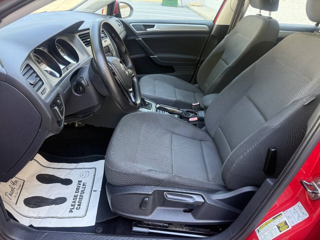 2016 Volkswagen Golf Image 11