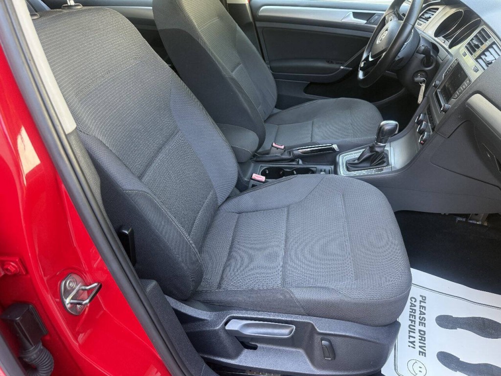 2016 Volkswagen Golf Image 16