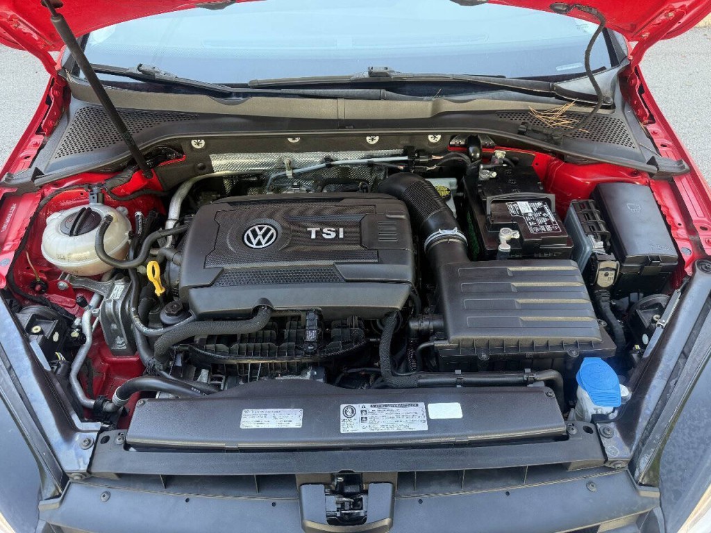 2016 Volkswagen Golf Image 19