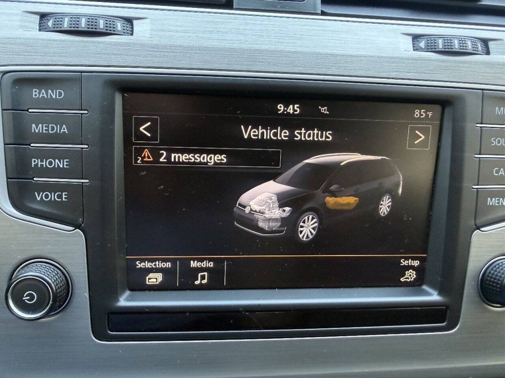 2016 Volkswagen Golf Image 24