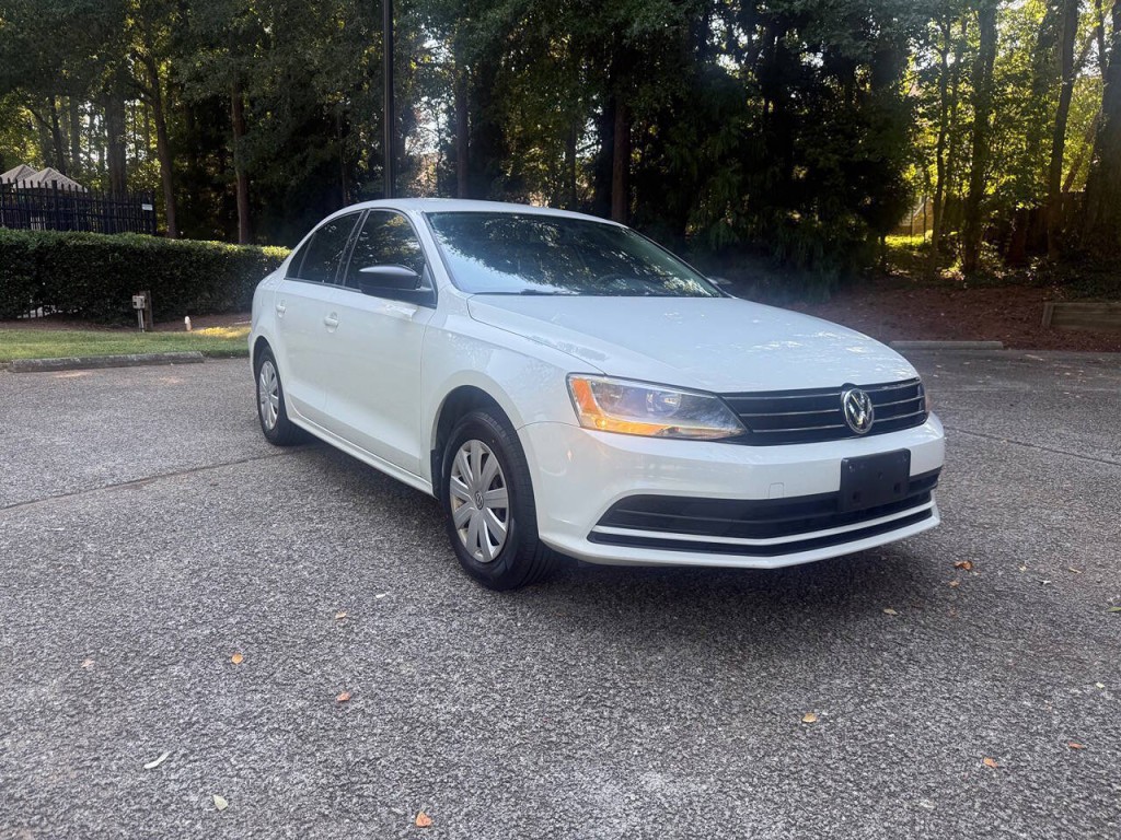 2016 Volkswagen Jetta Image 2
